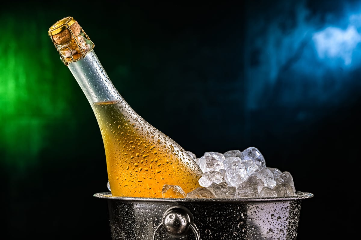 Cubiteras de vino premium en acero inoxidable para eventos exclusivos